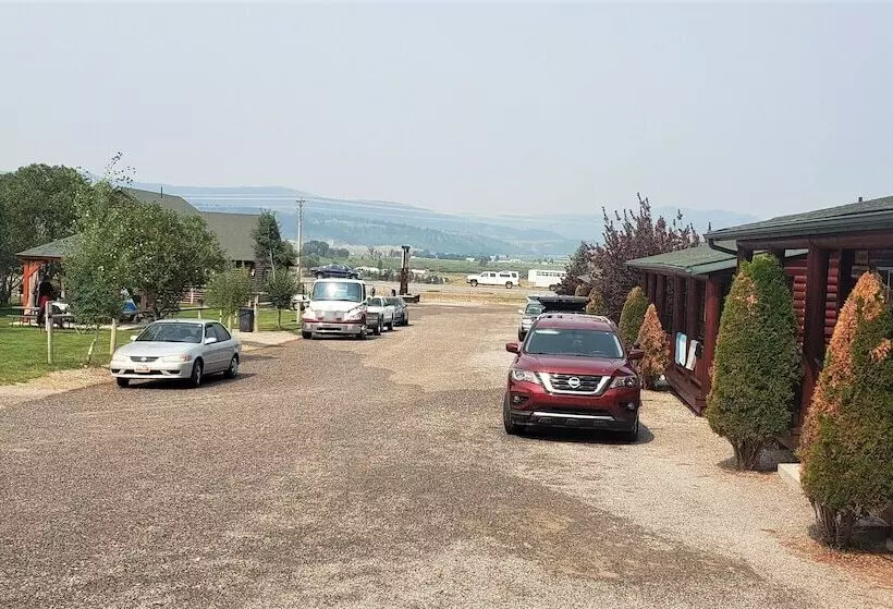 Wolf Den Log Cabin Motel And Rv Park