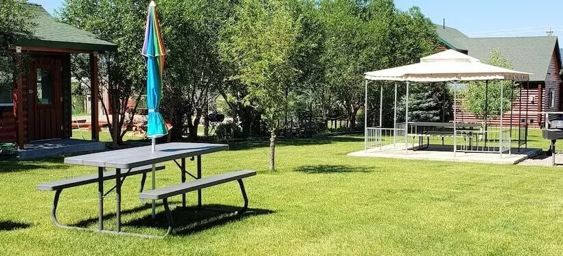 Wolf Den Log Cabin Motel And Rv Park