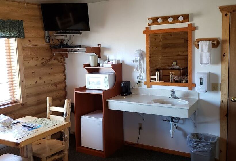 Wolf Den Log Cabin Motel And Rv Park