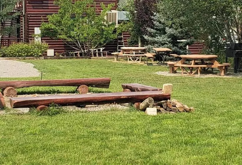 Wolf Den Log Cabin Motel And Rv Park