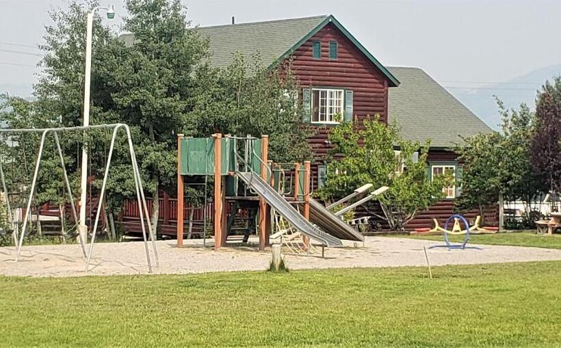 Wolf Den Log Cabin Motel And Rv Park