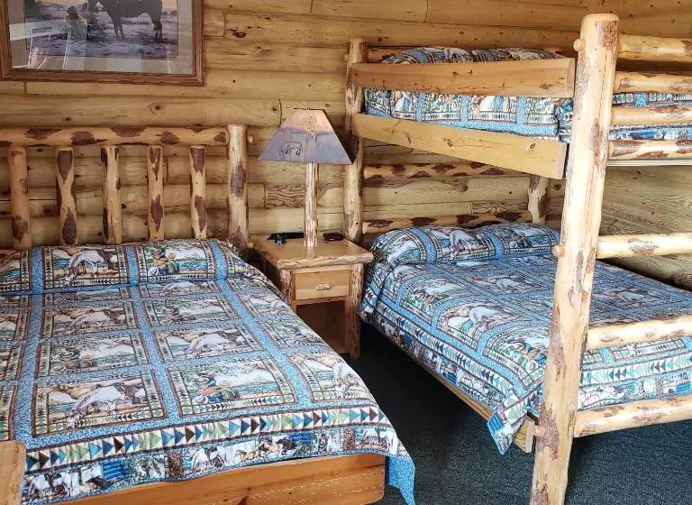 Wolf Den Log Cabin Motel And Rv Park