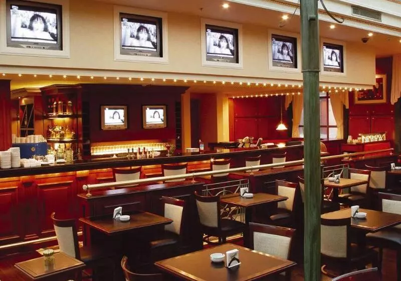 Epic Hotel Villa Mercedes