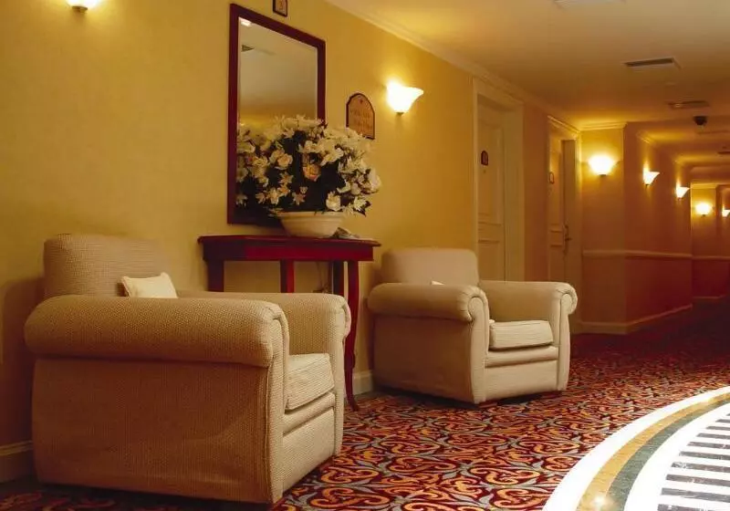 Epic Hotel Villa Mercedes