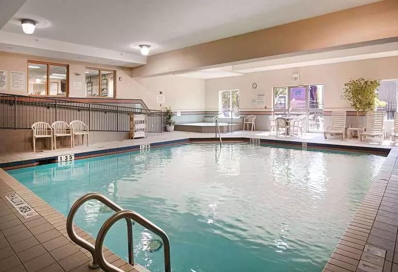 酒店 Best Western Plus Burlington Inn & Suites