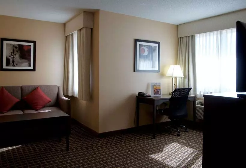 酒店 Best Western Plus Burlington Inn & Suites