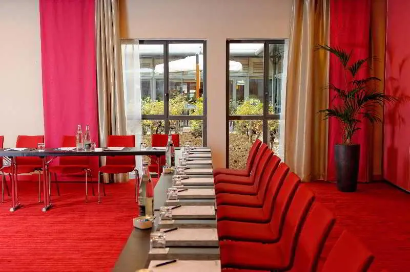 هتل Doubletree By Hilton Paris Boulogne