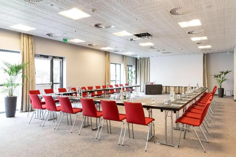 هتل Doubletree By Hilton Paris Boulogne