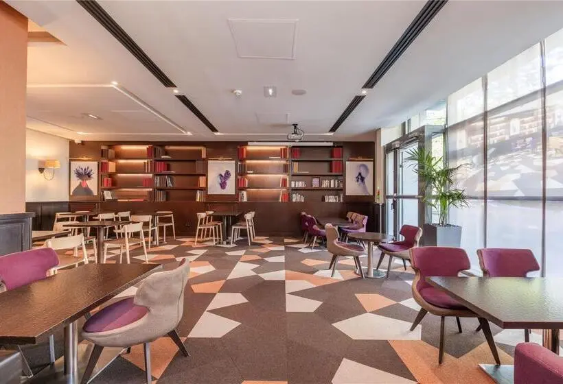 ホテル Doubletree By Hilton Paris Boulogne
