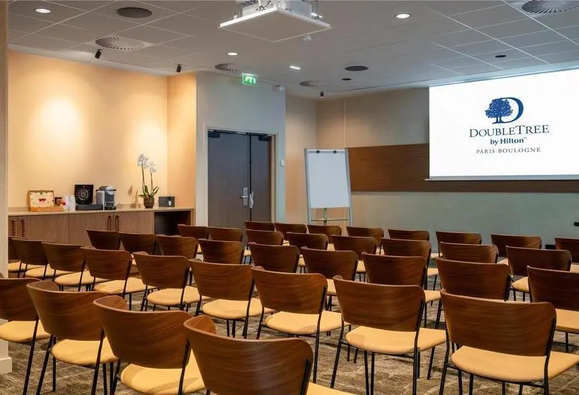 ホテル Doubletree By Hilton Paris Boulogne