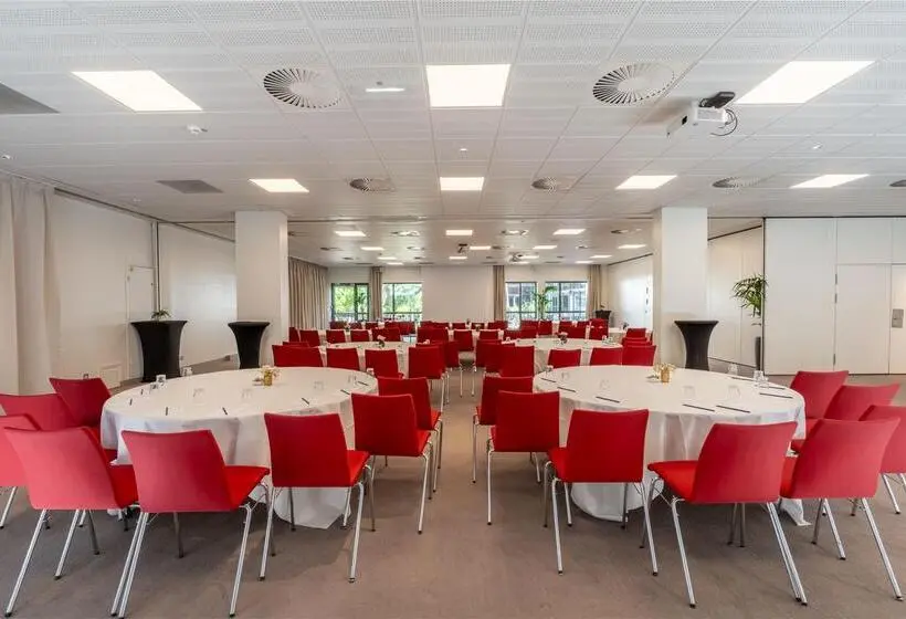 ホテル Doubletree By Hilton Paris Boulogne