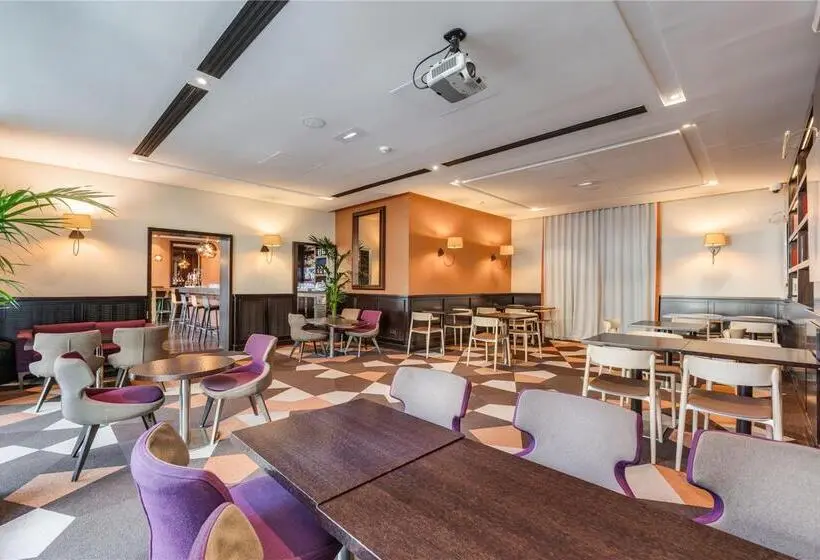 ホテル Doubletree By Hilton Paris Boulogne