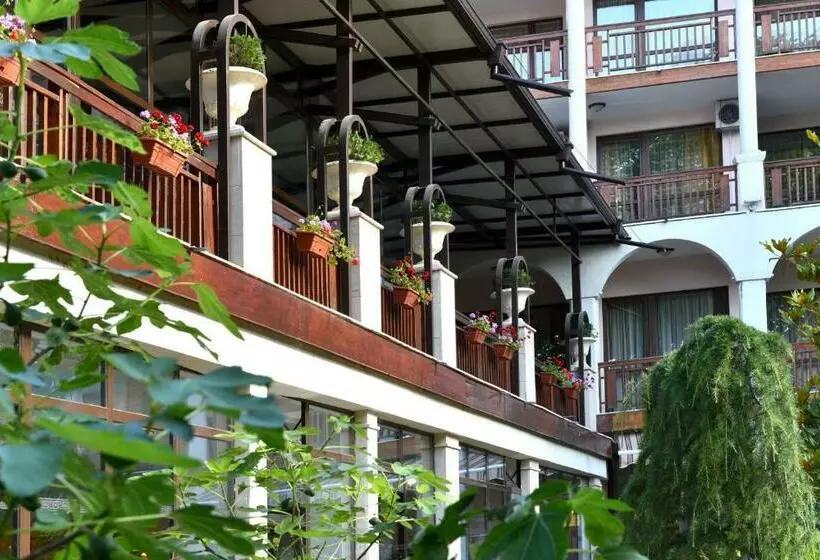 Estreya Residence Hotel And Spa