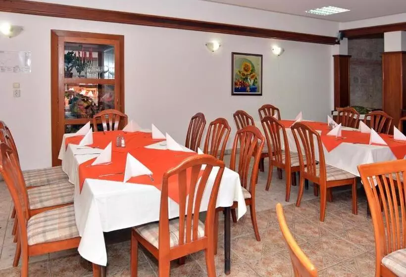 Estreya Residence Hotel And Spa