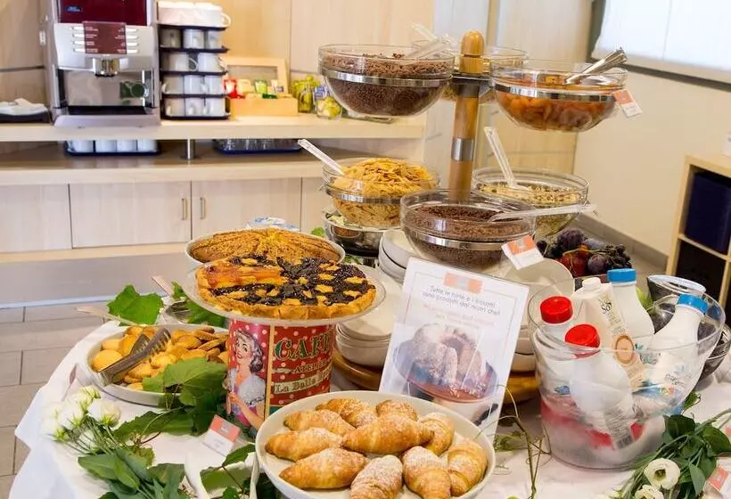 هتل Holiday Inn Express Parma, An Ihg