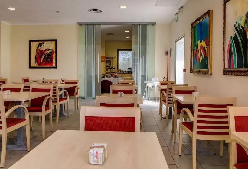 هتل Holiday Inn Express Parma, An Ihg