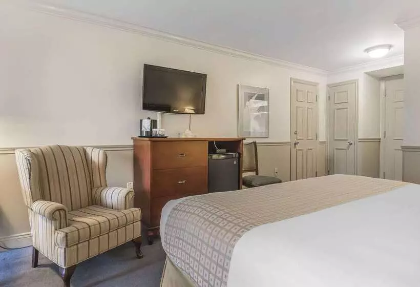 Inn On The Lake, Ascend Hotel Collection