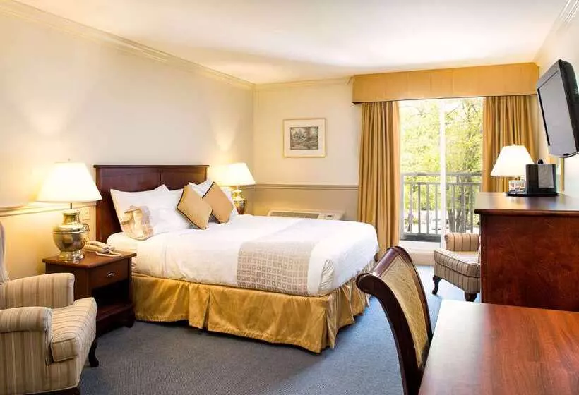 Inn On The Lake, Ascend Hotel Collection