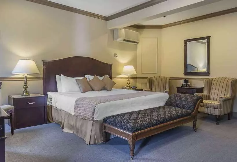 Inn On The Lake, Ascend Hotel Collection