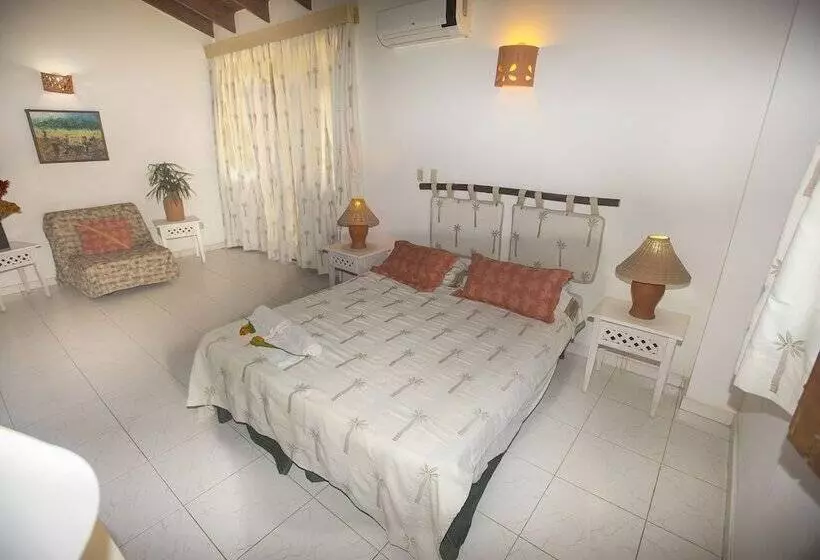 هتل Plaza Lusitania