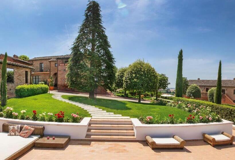 Сельский отель Borgo Tre Rose