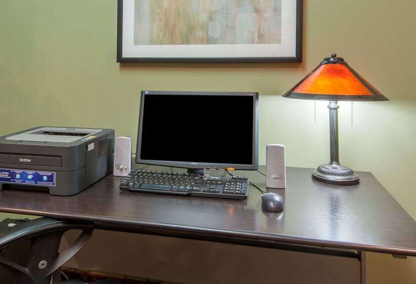 فندق Super 8 By Wyndham Cochrane