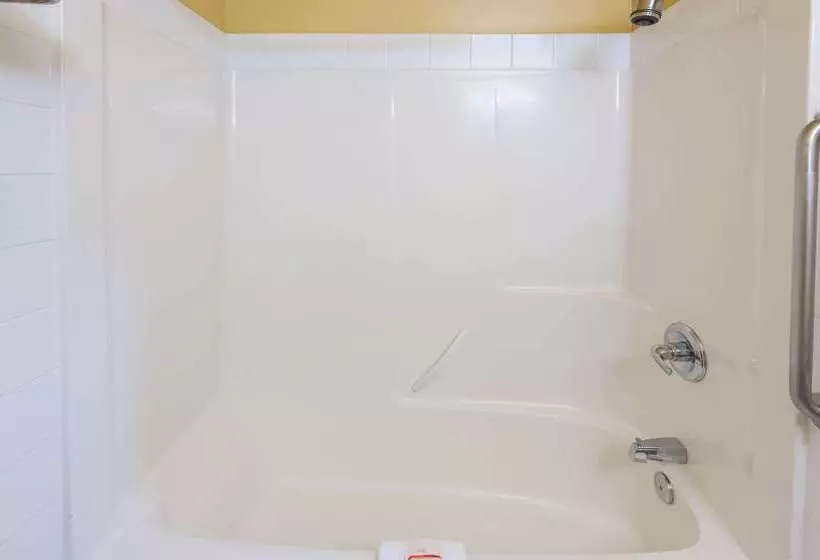 酒店 Super 8 By Wyndham Cochrane