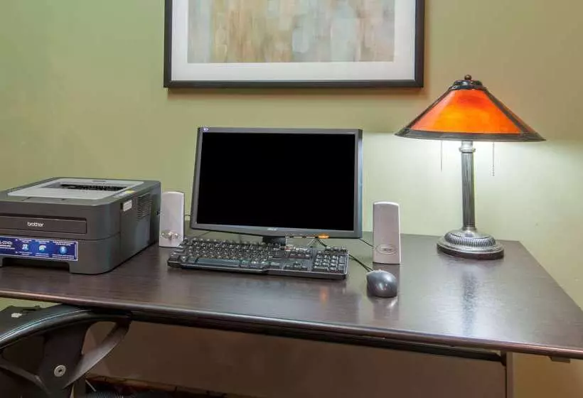 酒店 Super 8 By Wyndham Cochrane