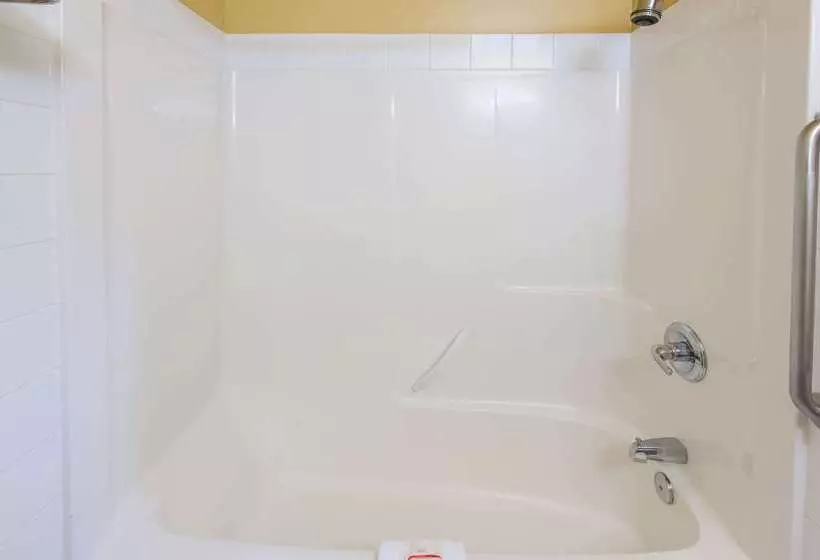 酒店 Super 8 By Wyndham Cochrane