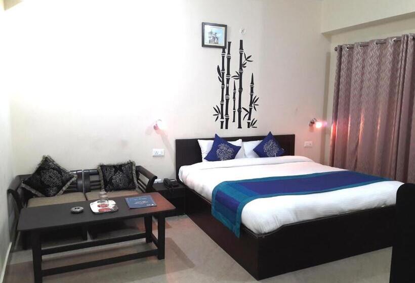 Bed and Breakfast Avlokan  Near Kainchi Dham Mandir