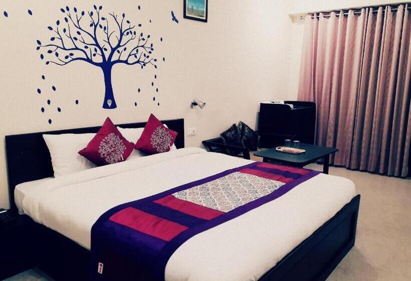 Bed and Breakfast Avlokan  Near Kainchi Dham Mandir