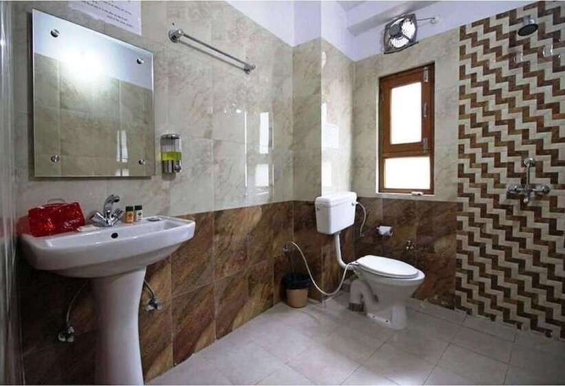 Bed and Breakfast Avlokan  Near Kainchi Dham Mandir