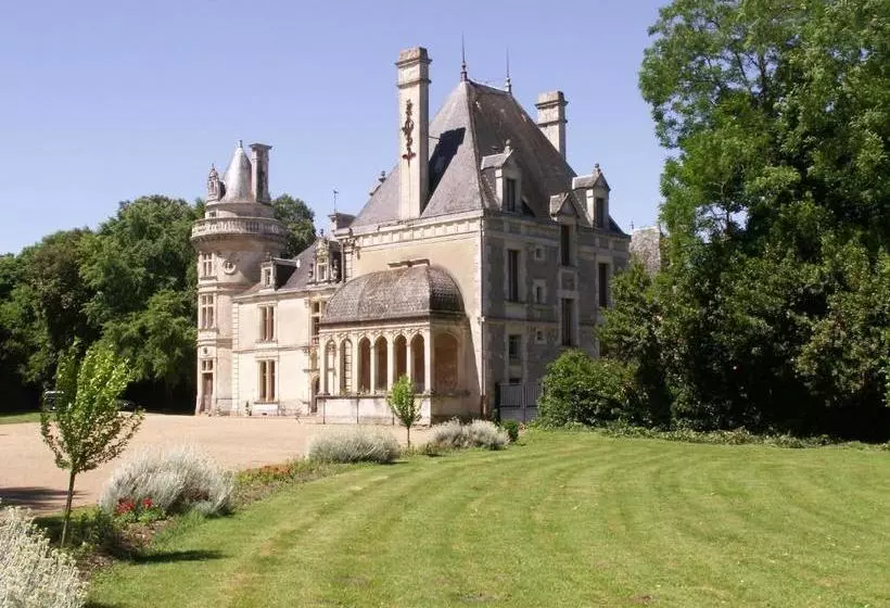 ベッドアンドブレックファースト Château De La Court D Aron