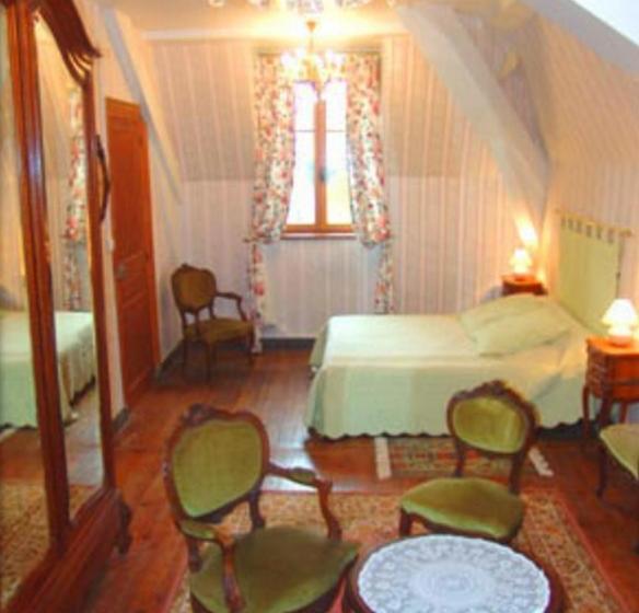 ベッドアンドブレックファースト Château De La Court D Aron