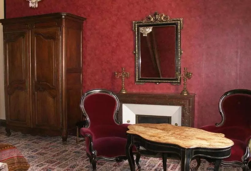 ベッドアンドブレックファースト Château De La Court D Aron