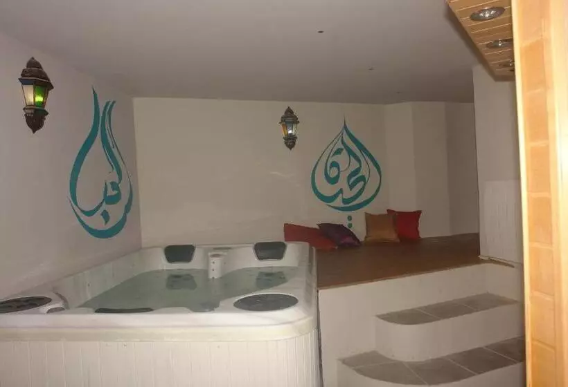 Aamiaismajoitus (B&B) Domaine De Maleval