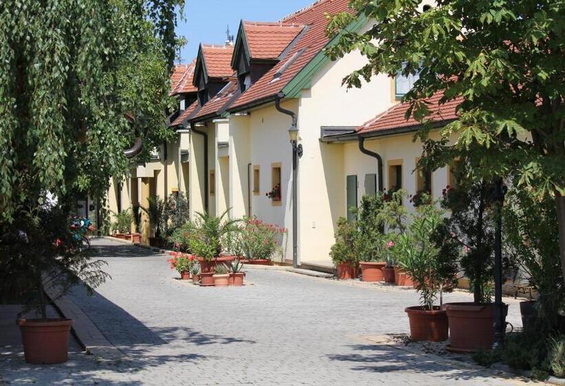 Nocleg ze śniadaniem Levanda Panzió