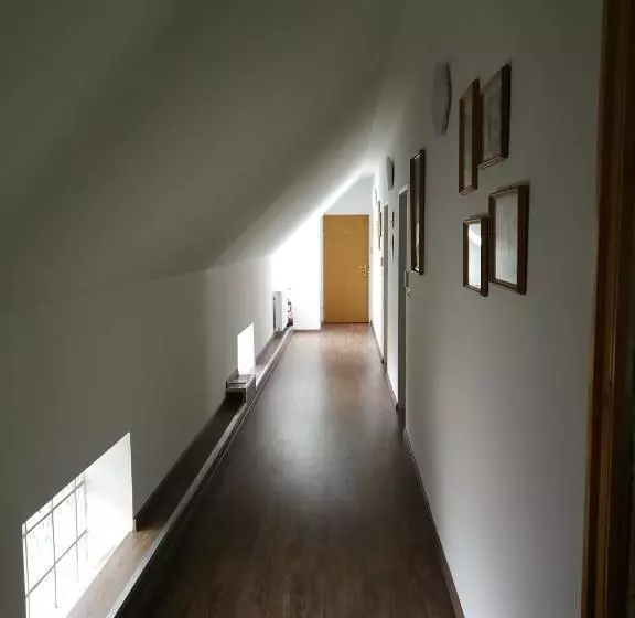 Aamiaismajoitus (B&B) Levanda Panzió