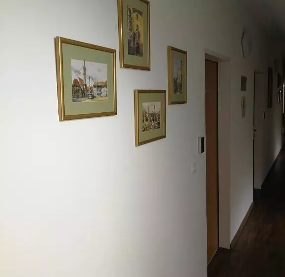 Aamiaismajoitus (B&B) Levanda Panzió