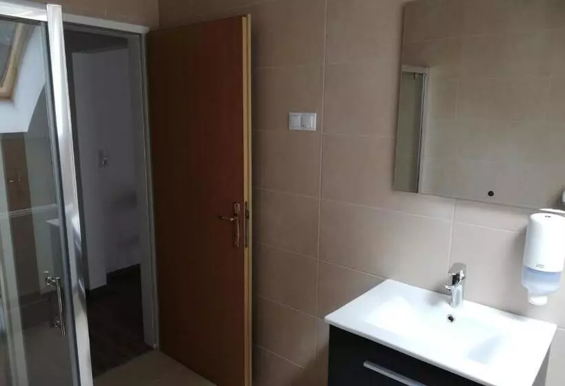 Aamiaismajoitus (B&B) Levanda Panzió