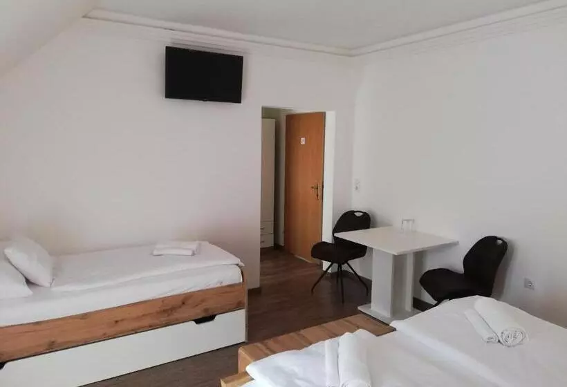 Aamiaismajoitus (B&B) Levanda Panzió