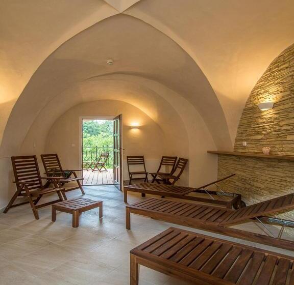 Ea Zamecky Hotel Hruba Skala