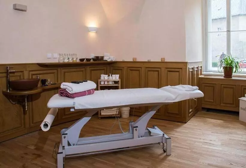 Ea Zamecky Hotel Hruba Skala