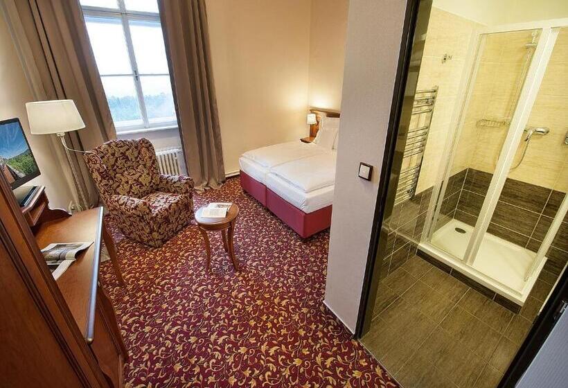 Ea Zamecky Hotel Hruba Skala