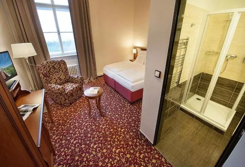 Ea Zamecky Hotel Hruba Skala