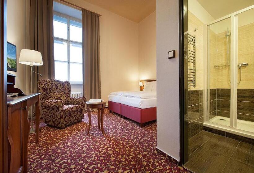 Ea Zamecky Hotel Hruba Skala