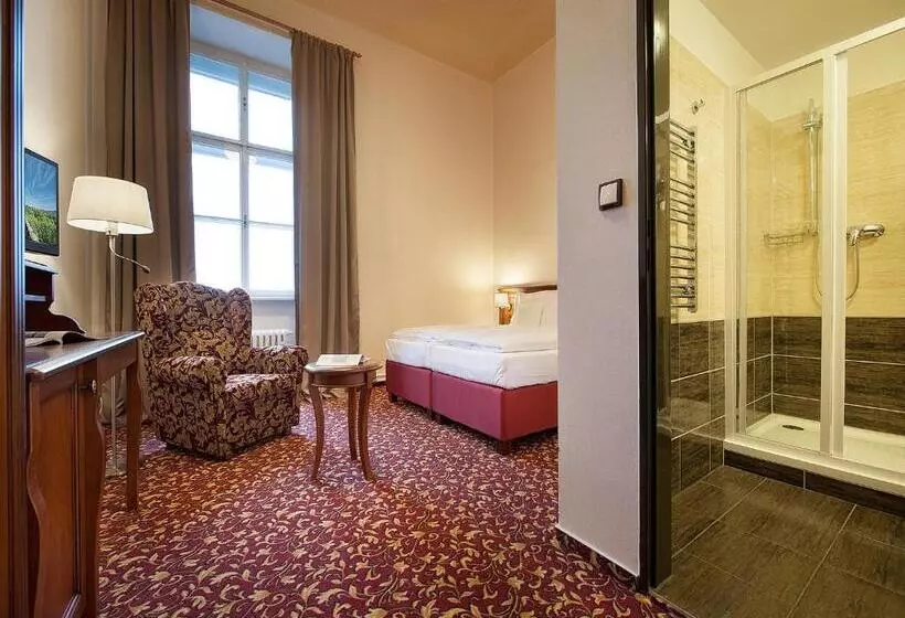 Ea Zamecky Hotel Hruba Skala