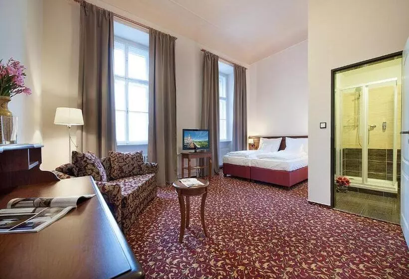 Ea Zamecky Hotel Hruba Skala