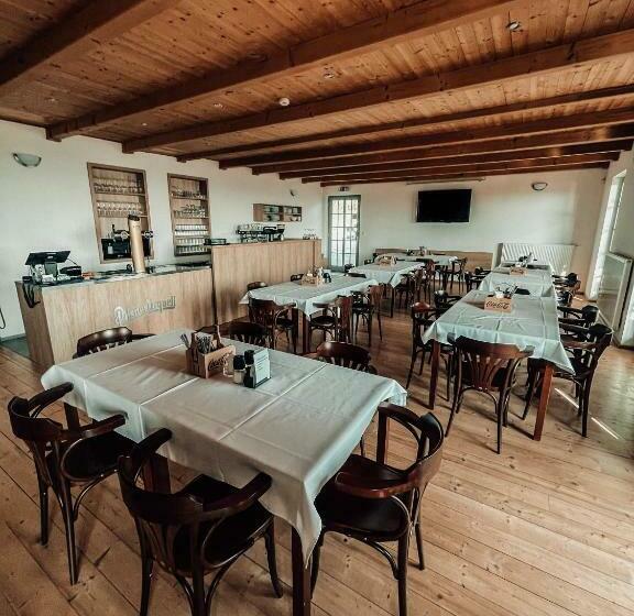 ホテル Farma Ovčí Terasy