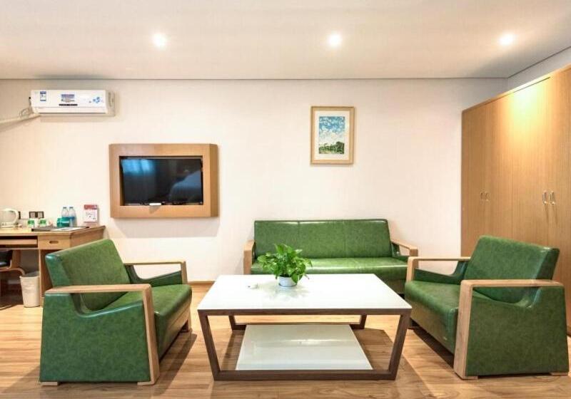 Hotelli Greentree Inn Guangxi Hepu Huanzhusouthrd.transit Center Express